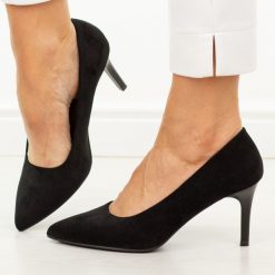 Czarne zamszowe szpilki damskie Sergio Leone 1509. Czarne szpilki Sergio Leone, bez wzorów, z jeansu, bez obcasa. Za 169.00 zł.