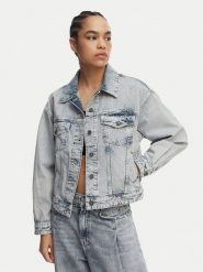 Guess Jeans Kurtka jeansowa W6GN56 D5M57 Niebieski Oversize. Niebieskie kurtki damskie Guess Jeans, m, z aplikacjami, z bawełny, bez kaptura. Za 519.99 zł.