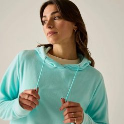 Damska bluza Mayse Marl. Niebieskie bluzy z kapturem damskie Regatta, m, z bawełny. Za 179.99 zł.