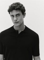 Sweter polo z wiskozą - czarny. Czarne swetry męskie Reserved, l, bez wzorów, z dzianiny, bez kołnierzyka. Za 99.99 zł.