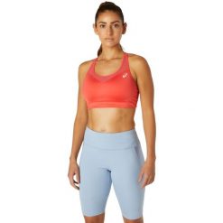 Biustonosz sportowy damski Asics Accelerate Bra. Czerwone biustonosze sportowe damskie Asics, bez wzorów, z elastanu. Za 139.99 zł.