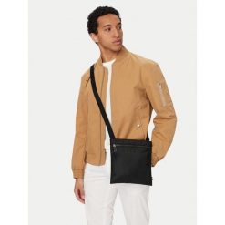 Saszetka BOSS. Czarne saszetki męskie Boss. Za 449.99 zł.