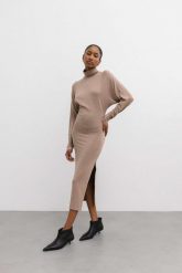 Sukienka dzianinowa w kolorze GINGER MELANGE - AVILA-XS/S. Sukienki damskie Marsala, s, bez wzorów, z dzianiny, eleganckie, bez kołnierzyka, bez ramiączek, maxi. W wyprzedaży za 119.97 zł.