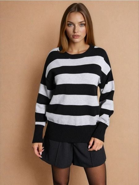 Sweter w paski z wiskozy - czarny. Czarne swetry klasyczne damskie Sinsay, l, z wiskozy, bez kołnierzyka. Za 59.99 zł.