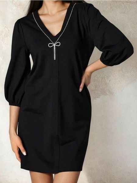 Sukienka mini z kryształkami - czarny. Czarne sukienki damskie Sinsay, l, bez wzorów, bez kołnierzyka, bez ramiączek, mini. Za 59.99 zł.