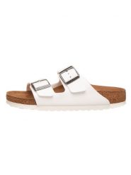Birkenstock Klapki "Arizona" w kolorze białym rozmiar: 35. Białe klapki damskie Birkenstock, bez wzorów, z materiału, bez obcasa. Za 303.45 zł.