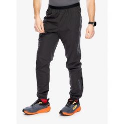 Spodnie do biegania Inov-8 męskie Trailpant. Czarne spodnie materiałowe męskie Inov-8, bez wzorów, sportowe. Za 529.99 zł.