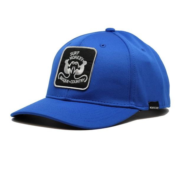 Czapka Trucker – Z Recyklingu – 6 Paneli – Jeden Rozmiar (Niebieska). Niebieskie czapki męskie SURF MONKEY, bez wzorów, z gumy, sportowe. Za 179.95 zł.