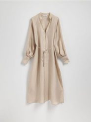 Sukienka maxi z lnem - kremowy. Białe sukienki damskie Reserved, l, bez wzorów, z lyocellu, bez kołnierzyka, bez ramiączek, maxi, rozkloszowane. Za 229.99 zł.