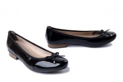 RIEKER 51950-00 black, baleriny damskie. Czarne baleriny damskie Rieker, bez wzorów, bez obcasa, na obcasie. Za 289.90 zł.