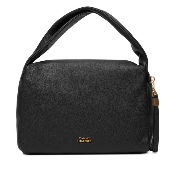 Torebka Tommy Hilfiger. Czarne torebki klasyczne damskie Tommy Hilfiger, bez wzorów, bez dodatków. Za 759.99 zł.