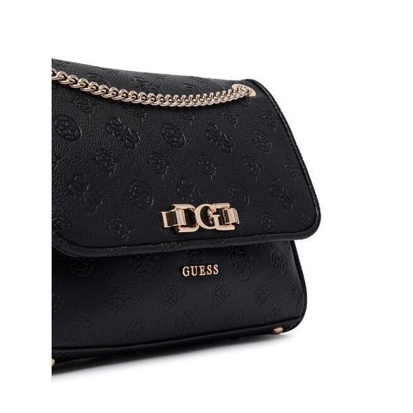 Torebka Guess. Czarne listonoszki damskie Guess, z aplikacjami, bez dodatków. Za 569.99 zł.