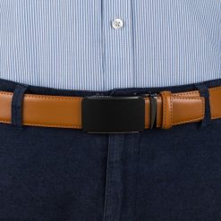 Pasek męski skórzany 3,5 cm klamra automatyczna Beltimore camelowy 03-594 : Kolory - brązowy, beżowy, Rozmiar pasków - r.110-125 cm. Brązowe paski męskie bez wzorów, ze skóry, wizytowe. Za 64.99 zł.