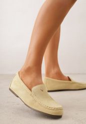 Żółte Mokasyny VICES ze Skórzaną Wkładką i Metalową Ozdobą Aquilin. Żółte mokasyny damskie Born2be, z materiału. Za 89.99 zł.