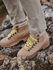 Zimowe buty męskie trekkingowe z kontrastowymi sznurówkami - piaskowe V1 - Rozmiar: 45. Buty trekkingowe męskie Ombre Clothing, na zimę, z materiału, bez zapięcia. W wyprzedaży za 99.99 zł.