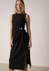 Czarna Sukienka z Wiskozą z Metaliczną Aplikacją i Rozcięciem na Nogę Aeradina. Czarne sukienki damskie Born2be, na spotkanie biznesowe, s, z aplikacjami, z wiskozy, klasyczne, bez kołnierzyka, bez ramiączek, midi. Za 119.99 zł.