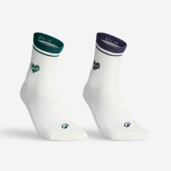 Skarpety sportowe wysokie DKT One 2 pary specjalna edycja. Białe skarpetki damskie Decathlon, bez wzorów, z bawełny. Za 34.99 zł.