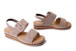 RIEKER 62950-62 beige, sandały damskie. Brązowe sandały damskie Rieker, bez wzorów, bez obcasa, na koturnie. Za 223.93 zł.