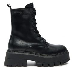 Botki Tamaris. Czarne botki damskie Tamaris, bez obcasa, na płaskiej podeszwie, bez zapięcia. Za 529.99 zł.