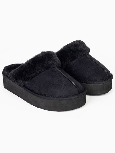 ISLAND BOOT Kapcie "Emesta" w kolorze czarnym rozmiar: 38. Czarne kapcie damskie Island Boot. Za 149.95 zł.