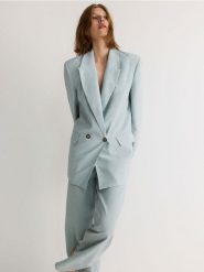 Marynarka z modalem - jasnozielony. Zielone marynarki i żakiety damskie Reserved, l, bez wzorów, z tkaniny. W wyprzedaży za 89.99 zł.