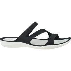 Buty do chodzenia damskie Crocs Swiftwater Sandal. Czarne buty sportowe na co dzień damskie Crocs, bez wzorów, z gumy, trekkingowe. Za 209.00 zł.