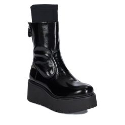 Botki Maciejka. Czarne botki damskie Maciejka, bez obcasa, na płaskiej podeszwie, bez zapięcia. Za 479.99 zł.