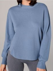 Sweter - niebieski. Niebieskie swetry klasyczne damskie Sinsay, l, bez kołnierzyka. W wyprzedaży za 27.99 zł.