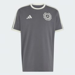 KOSZULKA MĘSKA MERCEDES-AMG PETRONAS FORMULA 1 TEAM SILVER ARROWS ICON. Białe t-shirty sportowe męskie Adidas, m, z bawełny, bez ramiączek, do piłki nożnej. Za 273.00 zł.