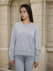Sweter basic z wiskozą - szary. Szare swetry klasyczne damskie Sinsay, l, z wiskozy, bez kołnierzyka. Za 49.99 zł.