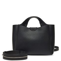 Torebka DKNY. Czarne torebki klasyczne damskie DKNY, bez wzorów, bez dodatków. Za 669.99 zł.