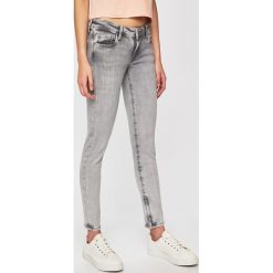 Pepe Jeans - Jeansy Cher. Szare jeansy damskie Pepe Jeans, z obniżonym stanem. Za 379.90 zł.