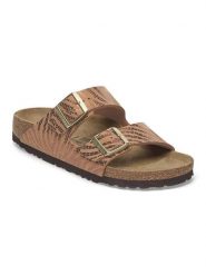 Birkenstock Klapki "Arizona" w kolorze jasnobrązowym rozmiar: 37. Brązowe klapki damskie Birkenstock, bez wzorów, bez obcasa. Za 256.09 zł.