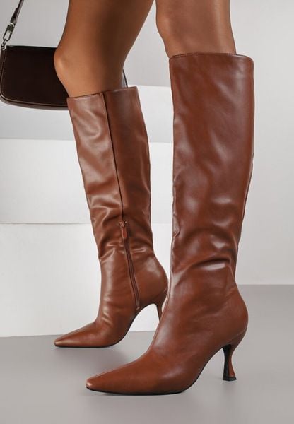 Brązowe Kozaki Vices na Kaczuszce z Marszczoną Cholewką Miozea. Brązowe kozaki damskie Born2be, z jeansu, bez obcasa, na obcasie. Za 109.99 zł.