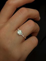 OR Carats Złoty pierścionek z diamentem i kamieniem szlachetnym rozmiar: 52. Żółte pierścionki damskie OR Carats, z ametystem, złote. Za 1,000.99 zł.