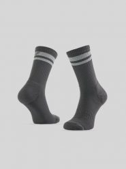 4F Skarpetki do biegania długie damskie - czarne 39-42. Czarne skarpetki damskie 4f, bez wzorów. Za 39.99 zł.