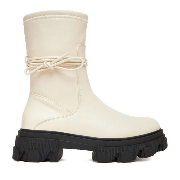 Botki DeeZee. Botki damskie DeeZee, bez obcasa, na płaskiej podeszwie, bez zapięcia. Za 229.99 zł.