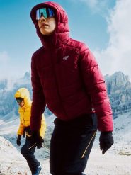 4F Kurtka puchowa trekkingowa z wypełnieniem Primaloft Silver damska - burgundowa L. Czerwone kurtki damskie 4f, l, bez wzorów, z materiału, bez kaptura. Za 499.99 zł.