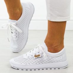 Białe ażurowe półbuty damskie Potocki 16346. Białe półbuty damskie POTOCKI, z aplikacjami, z jeansu, biznesowe, bez obcasa, na płaskiej podeszwie. W wyprzedaży za 122.32 zł.