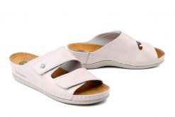 DR. BRINKMANN 700777-08 beige, klapki damskie. Brązowe klapki damskie Dr. Brinkmann, bez wzorów, ze skóry, bez obcasa. Za 195.42 zł.