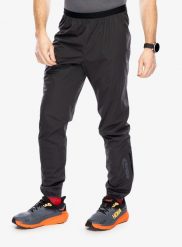 Spodnie do biegania Inov-8 męskie Trailpant. Czarne spodnie materiałowe męskie Inov-8, bez wzorów. Za 529.99 zł.