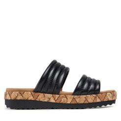 Klapki Caprice. Czarne klapki damskie Caprice, bez wzorów, bez obcasa. Za 269.99 zł.