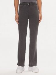 Calvin Klein Jeans Spodnie dresowe J20J223126 Szary Regular Fit. Szare jeansy damskie Calvin Klein Jeans, xl, bez wzorów, z bawełny. Za 409.99 zł.