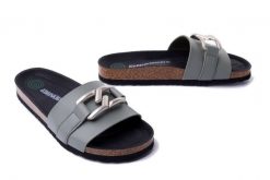 DR. BRINKMANN 700559-07 salbei, klapki damskie. Szare klapki damskie Dr. Brinkmann, bez wzorów, bez obcasa. Za 219.90 zł.