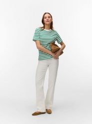 Vero Moda Koszulka w kolorze biało-zielonym rozmiar: S. Białe bluzki damskie Vero Moda, s, bez wzorów, z bawełny, bez kołnierzyka. Za 57.06 zł.