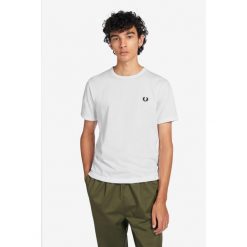 T-shirt Fred Perry Biały z Okrągłym Kołnierzem. Białe t-shirty damskie Fred Perry, m, bez wzorów, z bawełny, bez kołnierzyka. Za 226.90 zł.