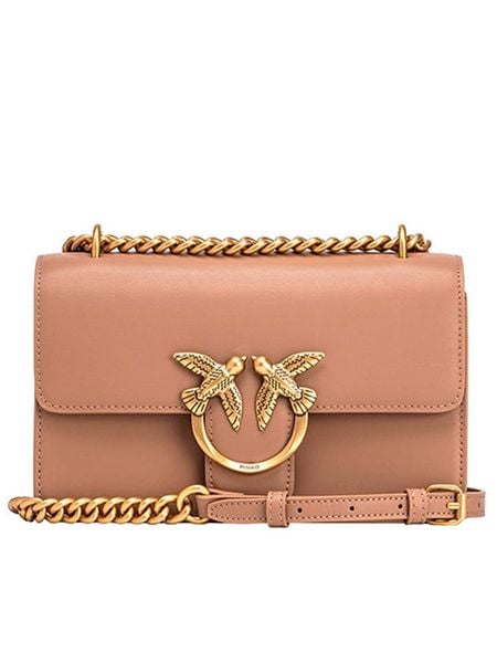 Pinko Skórzana torebka w kolorze jasnoróżowym - 21 x 13 x 6 cm rozmiar: onesize. Różowe torebki klasyczne damskie Pinko, bez wzorów, z materiału, bez dodatków. Za 810.72 zł.
