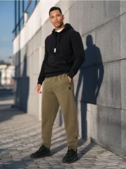 Spodnie - khaki. Brązowe spodnie materiałowe męskie Sinsay, bez wzorów. Za 59.99 zł.