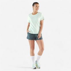 Koszulka do biegania damska Kiprun Run 500 Dry. Niebieskie t-shirty damskie KIPRUN, l, bez wzorów, z elastanu, bez kołnierzyka. W wyprzedaży za 39.99 zł.