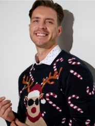 Świąteczny sweter z lampkami świecącymi - czarny. Czarne swetry męskie Sinsay, l, bez wzorów, bez kołnierzyka. Za 79.99 zł.